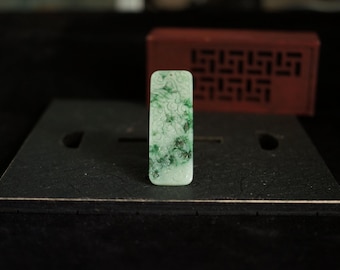 Jadeit-Anhänger für Halskette | Jadeplakette | Charm mit Bambus- und Rankenmuster | Handgeschnitzter guatemaltekischer Jadeit | Natürlicher, unbehandelter Jade der Güteklasse A