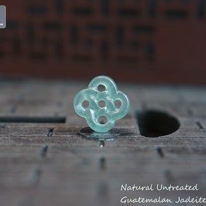 Hand Carved Guatemalan Jadeite Pendant: Bluish Green Chinese Knot