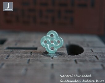 Hand Carved Guatemalan Jadeite Pendant: Bluish Green Chinese Knot