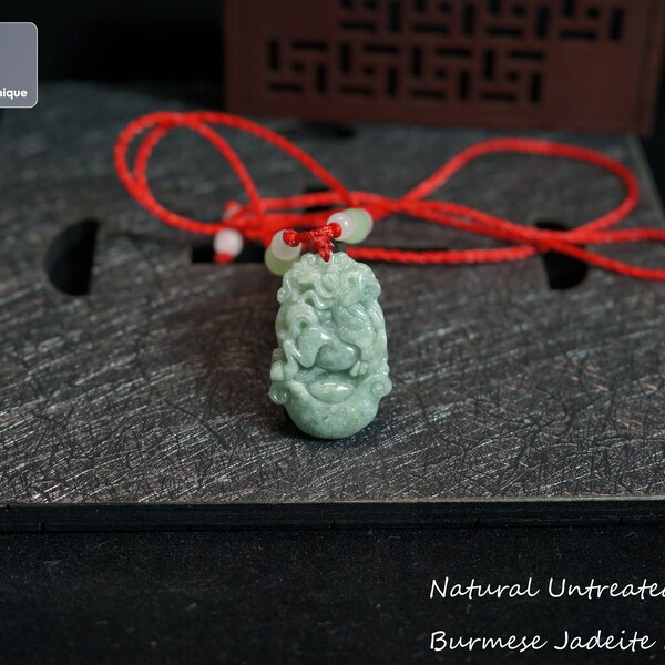 紐付き翡翠馬ネックレス - 手彫りのビルマ産翡翠ペンダント、天然未処理グレード A 翡翠