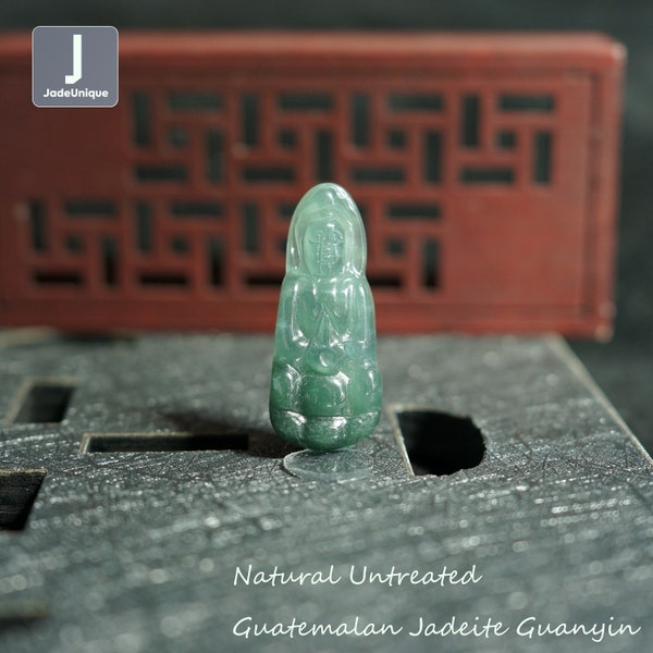 Colgante de jadeíta Guanyin para collar - Jadeíta guatemalteca tallada a mano, jade natural de grado A sin tratar