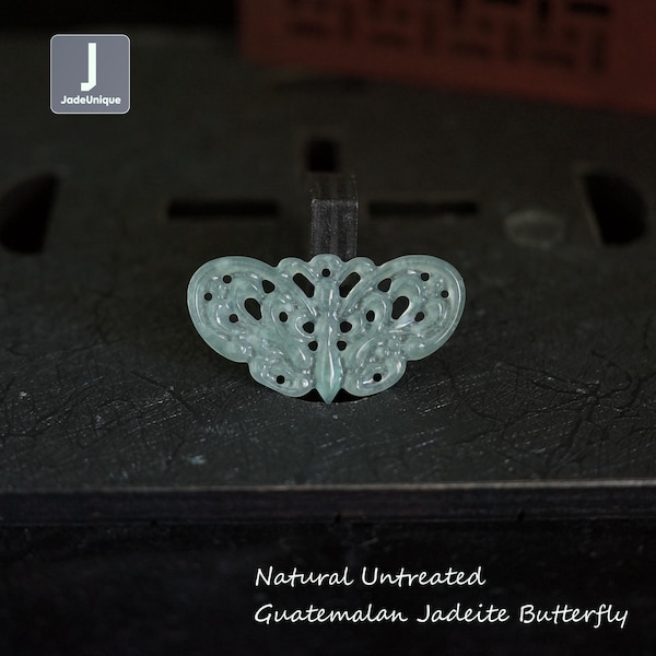 ネックレス用ジェダイト蝶ペンダント - 手彫りグアテマラジェダイト | 天然未処理グレード A 翡翠