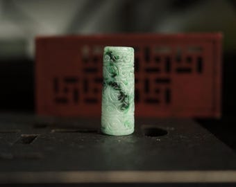 Jadeit-Fassperle | Feicui-Zylinder-Abstandshalter | Ruyi-Wolken-Glückssymbol | Handgeschnitzter guatemaltekischer Jadeit | Natürlicher, unbehandelter Jade der Güteklasse A