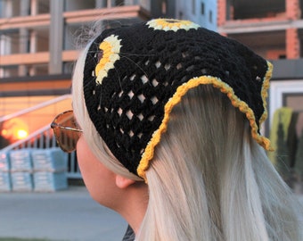 Crochet Daisy Bandana, Sunflower Hair Kerchief, Summer Beach Bandana, Crochet Hair Accessory, Mother's Day Gift