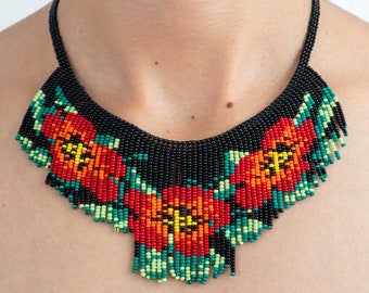 Collier perlé coquelicots rouges, collier de choker Fringe, bijoux Boho, Cadeau pour femme, Collier de fleurs perlage, Choker multicolore.