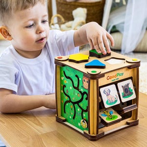 Occupé cube en bois, jouets Montessori, cinq planches occupées, boîte d'activités pour tout-petit, cadeau de premier anniversaire, cadeau coloré pour bébé garçon - GoodPlay