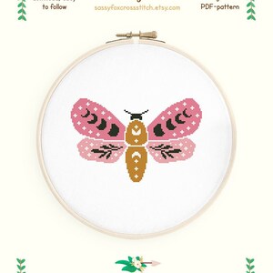Motif papillon bohème au point de croix. Carte des papillons de nuit de la lune mystique. Xstitch insecte fantaisiste. Téléchargement instantané PDF #686