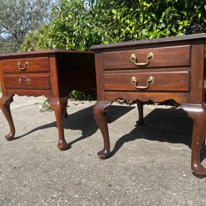 Vintage Henkel Harris Pair of Cherry Nightstands/ End tables/side tables/ bedroom side tables