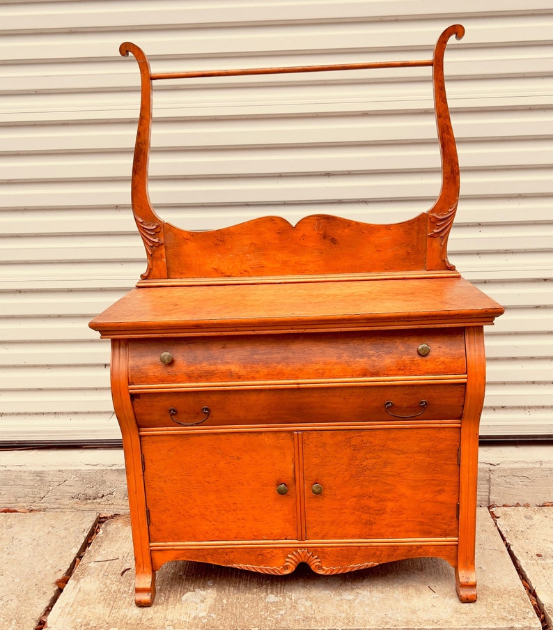 Ottawa Furniture Company Birds Eye Maple Wash Dresser/ Towel Rack