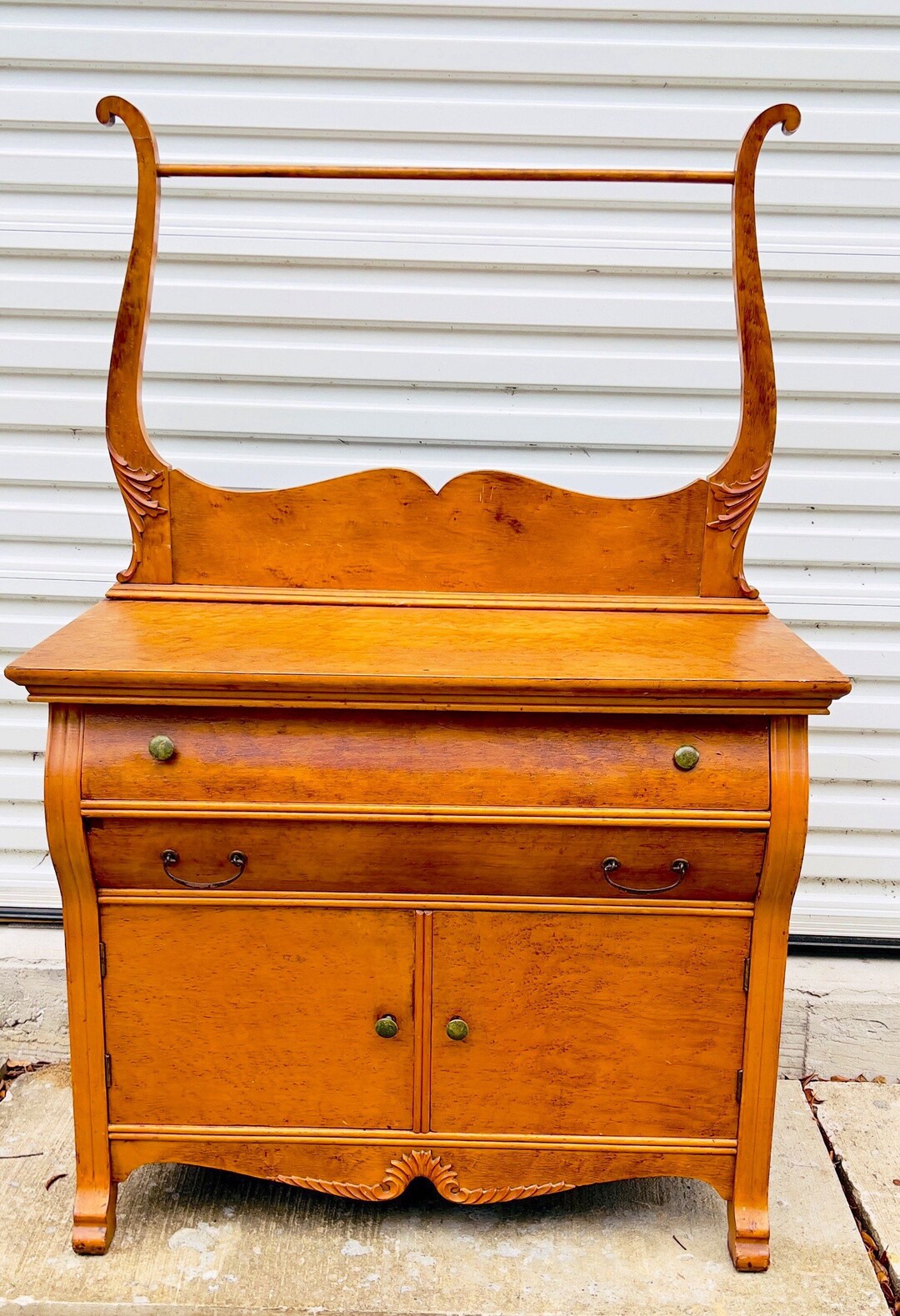 Ottawa Furniture Company Birds Eye Maple Wash Dresser/ Towel Rack