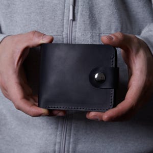 Kleine Leder Geldbörse für Damen. Schmale Geldbörse für Karten. Minimalistische Echt Leder Tasche. Handgemachtes Geschenk für Sie. Geburtstagsgeschenk