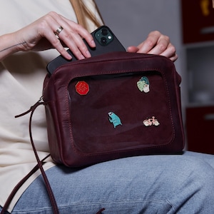 Sac ITA, sac à bandoulière pour épingles, présentoir à épingles/sac à main, sac ITA kawaii en cuir personnalisé (vinyle transparent), petit sac cartable ITA classique pour épingles