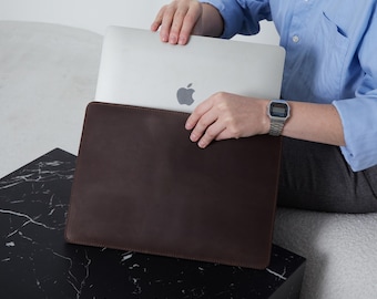 Leather Laptop Sleeve: Felt Lined Notebook Case – MacBook Cover – Minimalist Computer Pouch