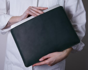 Leather MacBook Sleeve: Personalized Protective Laptop Case