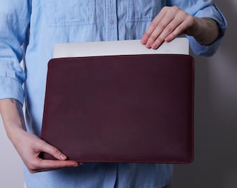 Leather MacBook 13-16 inch Sleeve: Stylish Protective Case