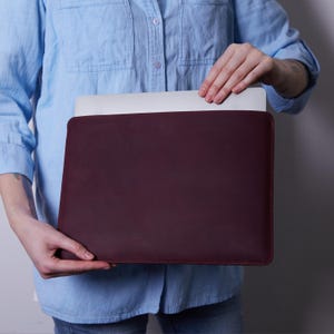 Handmade Leather Laptop Sleeve: Slim Case for Surface Pro/Laptop