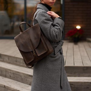 Op maat gemaakte handgemaakte rugzak: gepersonaliseerde leren tas - minimale reisrugzak - vintage stijlpakket