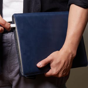 Leather Laptop Sleeve : Personalized MacBook Cover - Minimal Work Case - Handmade Tech Organizer