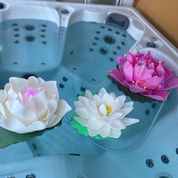 Belles fleurs décoratives pour la piscine, le jacuzzi, la salle de bain, le jardin.