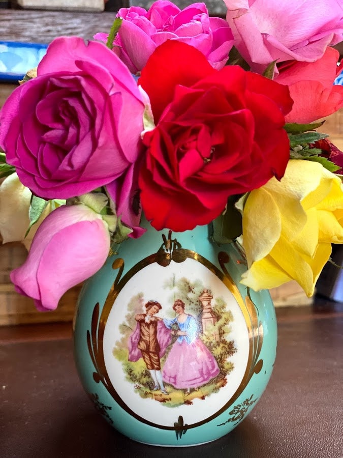 Vase Miniature de Limoges. Couleur Extraordinairement Turquoise. Petit Vase Décoratif Pour Petits Bo