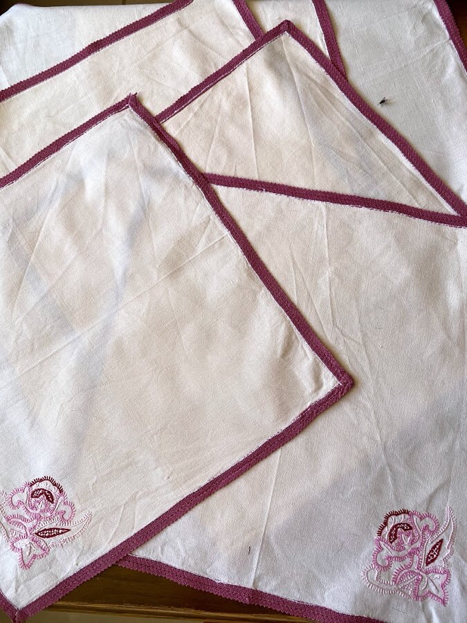 Grande nappe et 11 serviettes assorties - Décor de chasse à courre sur