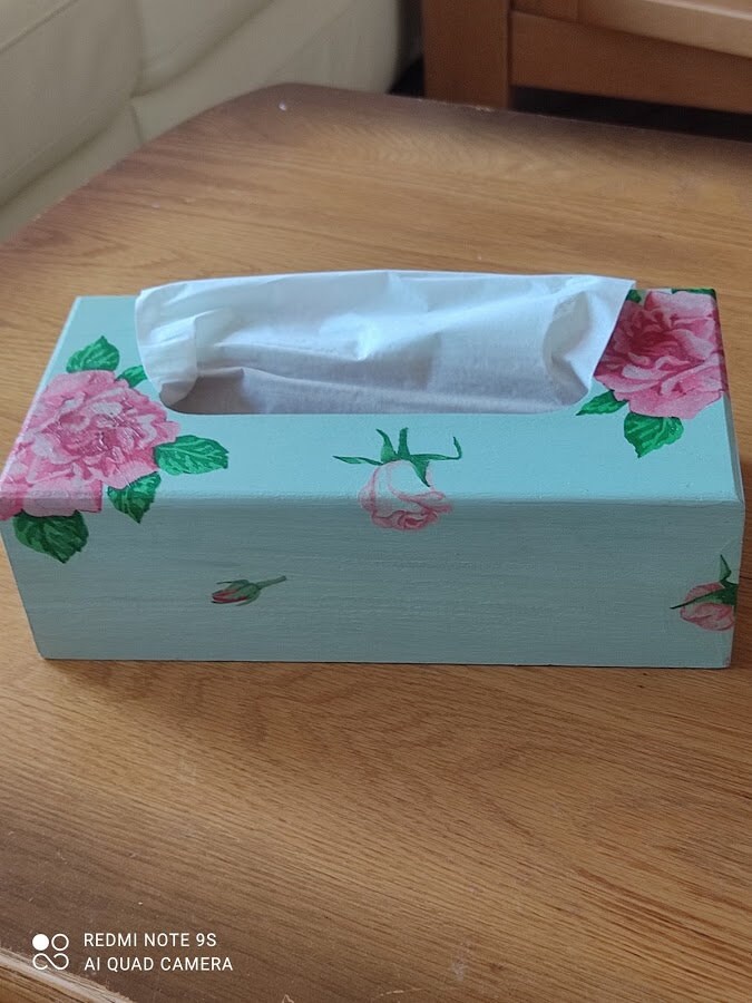 Belle Boîte Pour Serviettes, Vert Clair Faite à La Main, Serviettage, avec Des Roses en Bois Serviet