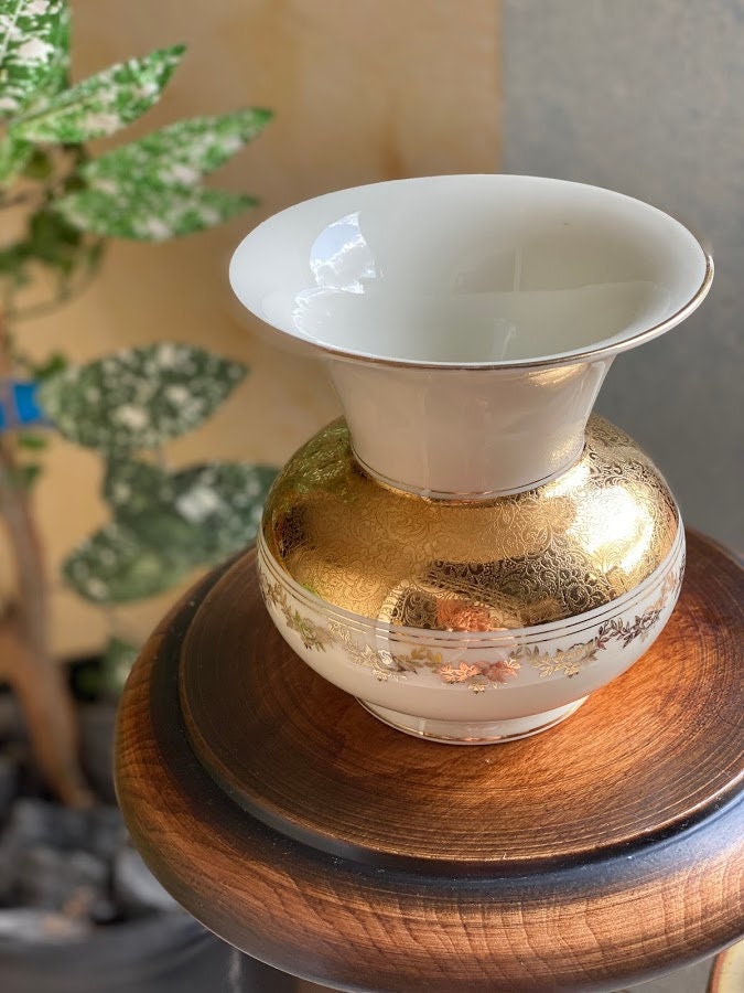 German Porcelain Alka Bavaria Antique Vase in Cobalt