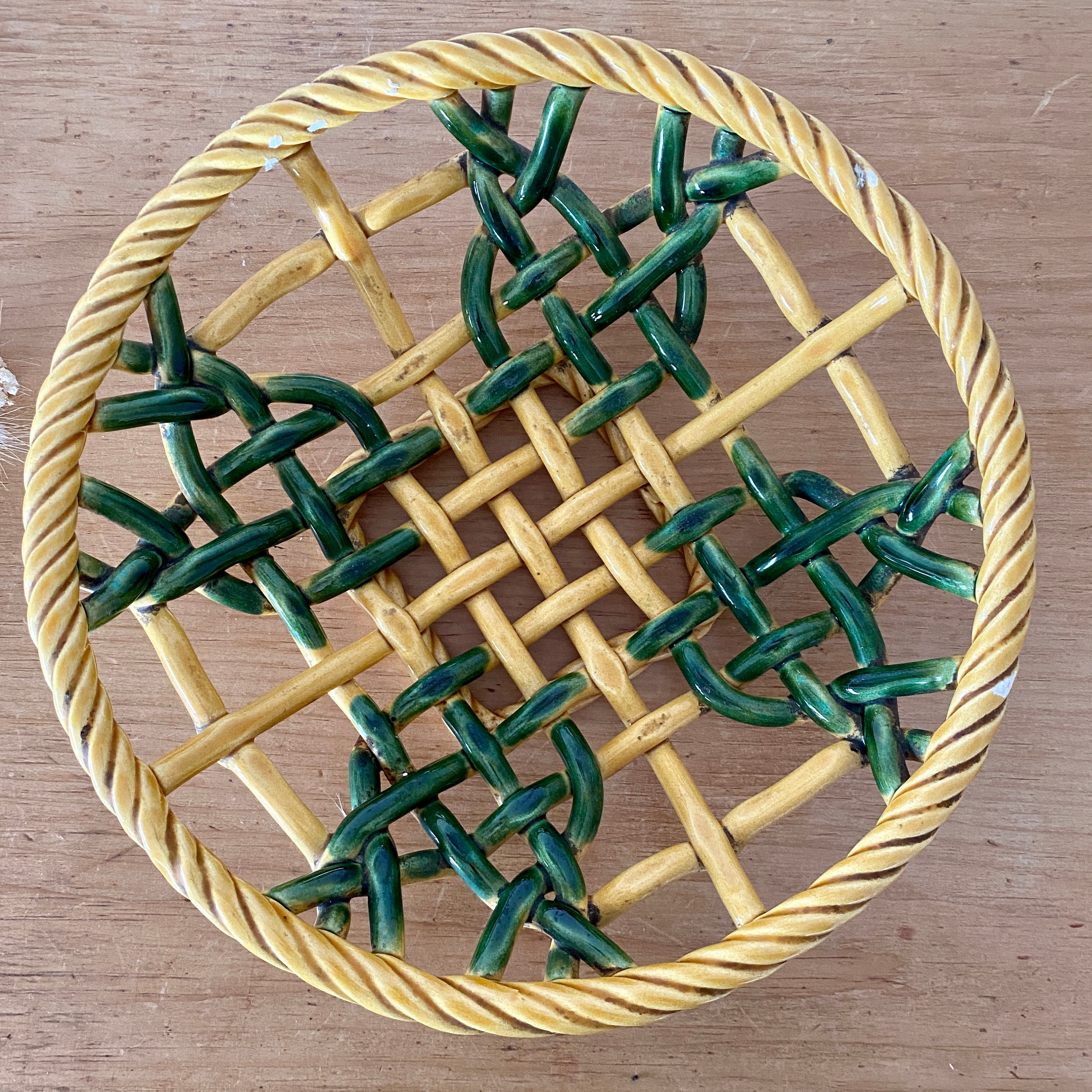 Corbeille Tréssée en Céramique Vintage