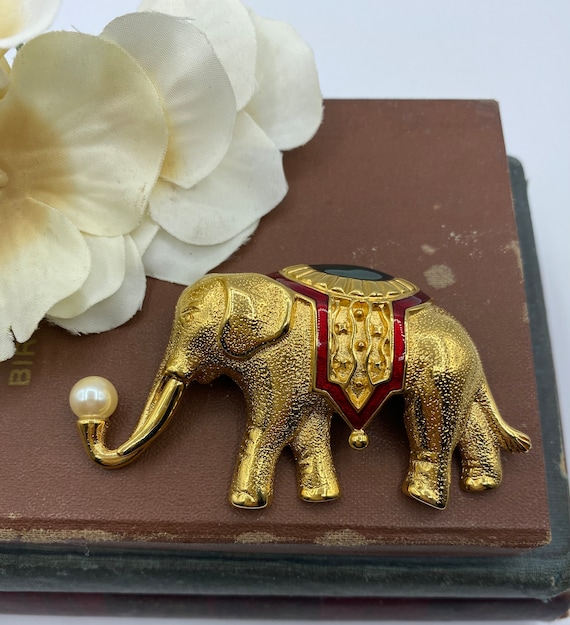 Vintage Monet Elephant Gold Tone Brooch with Red … - image 1