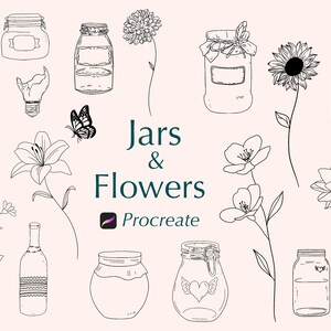 Op de afbeelding: Een verzameling zwart-witte lijntekeningen van potten en bloemen. De potten zijn in verschillende vormen en maten, sommige met deksels en sommige zonder. De bloemen omvatten lelies, zonnebloemen, madeliefjes en andere soorten. De tekst "Jars & Flowers" staat in een groot lettertype in het midden van de afbeelding. De tekst "Procreate" staat in een kleiner lettertype onder de grotere tekst.