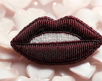 Red Hot Lips-broche met kralen