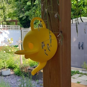 Teapot Bird House – Wall Mounted Nest Box for Small Garden Birds