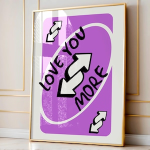 Love You More-print, paarse retro muurkunst afdrukbaar, kunst aan de muur speelkaart, dopamine decor, heldere trendy muurkunst, kleurrijke poster