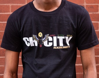 Camiseta negra con el logotipo de Chicity