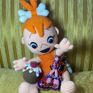 Handmade Pebbles Amigurumi Doll – Crochet Plush Toy – Prehistoric Cartoon Inspired Collectible Gift Handmade Amigurumi Character Plushie