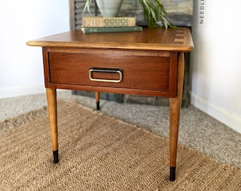 Lane Acclaim Table **SOLD** Please do not purchase