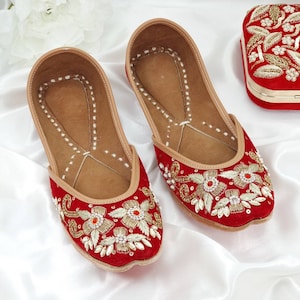 Stunning Red Handmade Ladies seqine Velvet Bridal Jhutti, Indian Pakistani Punjabi Jutti, Jutti, Wedding Shoes, Khussa Sandal, Khussa