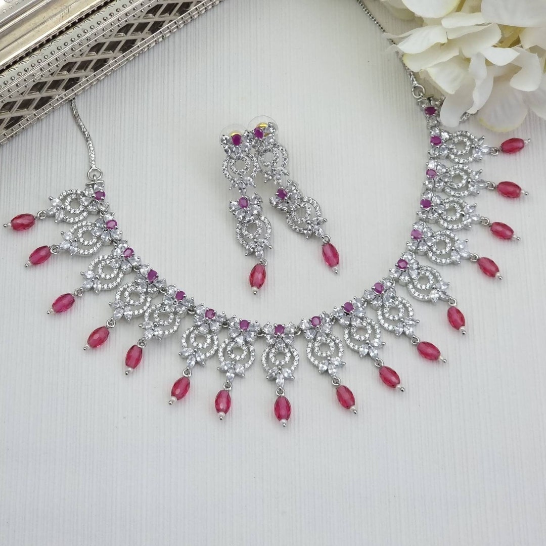 Ensemble De Bijoux Indien VASTRABHUSHAN – Collier Et Boucles D'oreilles Oxydés Argent Et Laiton