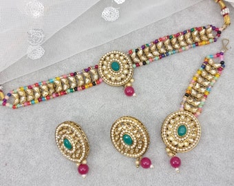 Handmade Antique Gold Choker Necklace Set: Indian Tikka Earrings