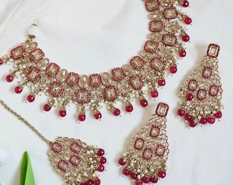 Diamond Polki-chokerset: bruidssieraden met oorbellen en Maang Tikka