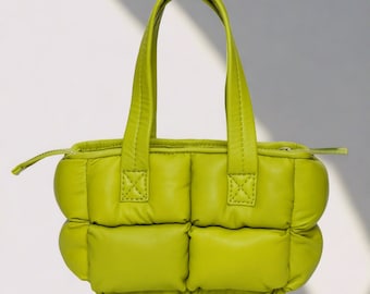 Bolso bandolera mini acolchado de piel verde lima