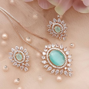 Amerikaanse diamanten CZ-hanger set met oorknopjes. Indiase sieraden, Pakistaanse sieraden, Punjabi feestkleding cadeau voor vrouwen