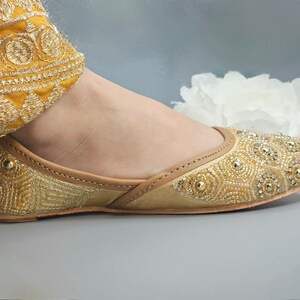 Kids Girls Gold Embroidered Jutti image 7