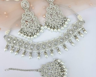 Polki and Pearls Choker Set: Indian Bridal Jewelry with Tikka
