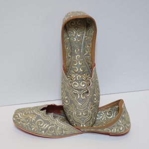 Khaki Grey Womens Double Cushion Zari Work Handcrafted Jutti, Indian Shoes, Pakistani Khussa,  Punjabi Jutti, Embroidered Leather Jutti,