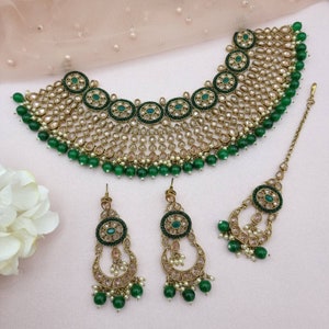 Antique Gold Polki Necklace Set: Green Bridal Jewelry with Tikka