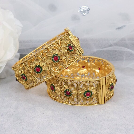 Jadau kangan in clearance gold
