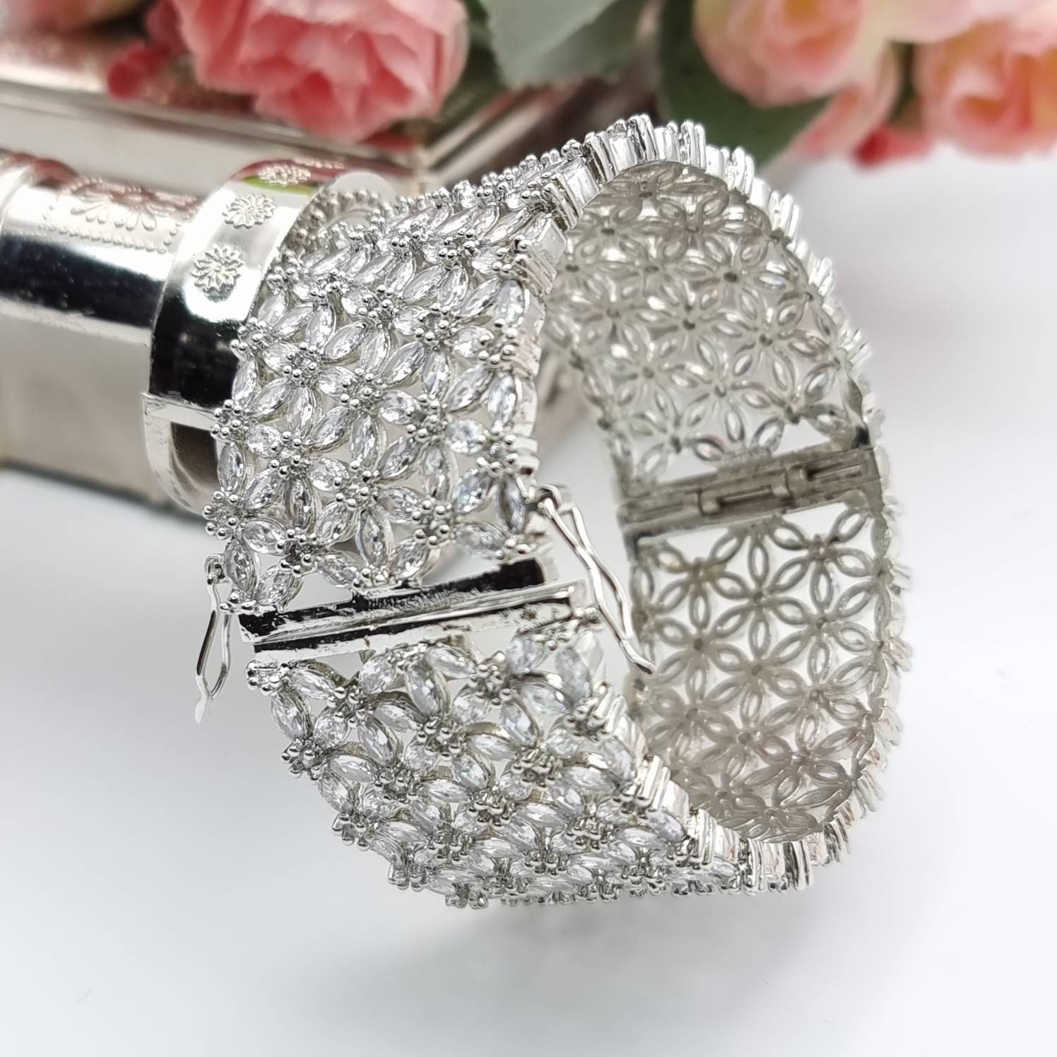 Statement Breacelet Silver Polished Open Able Bracelet