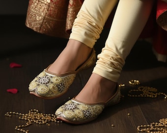 Handmade Ivory Pearl Jutti, Traditional Punjabi Khussa Shoes, Designer Indian Bridal Mojari, Women's Ethnic Flat Shoes, Wedding Gift for Her