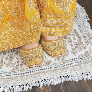Kids Girls Gold Embroidered Jutti image 1